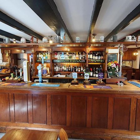 The Ship Inn Труро Екстериор снимка